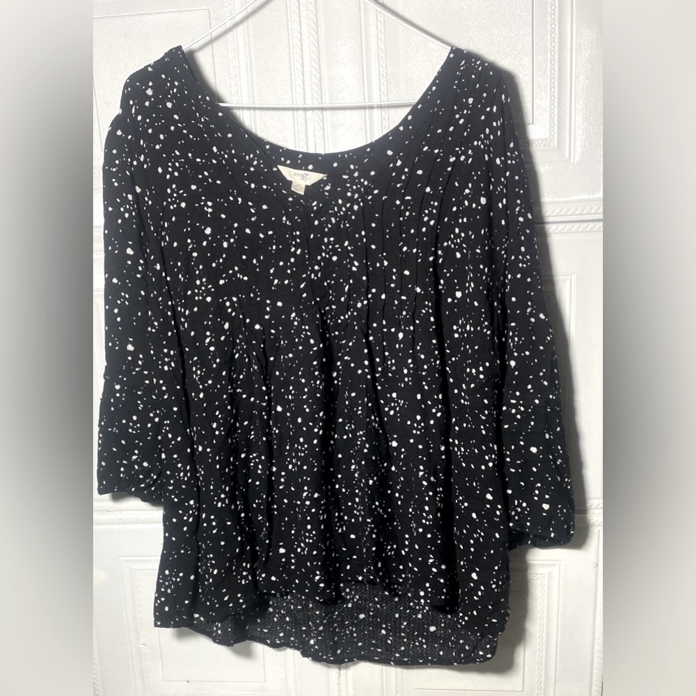 Size 1X- Terra&Sky black and white blouse 👕😍